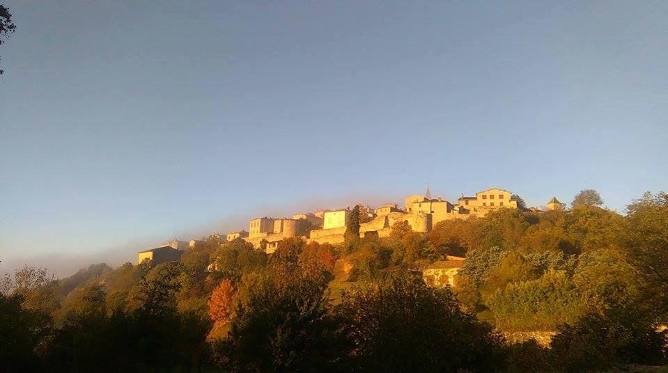 Seuls En Pleine Nature - Gite La Cote Blanche Puygaillard-de-Quercy 外观 照片