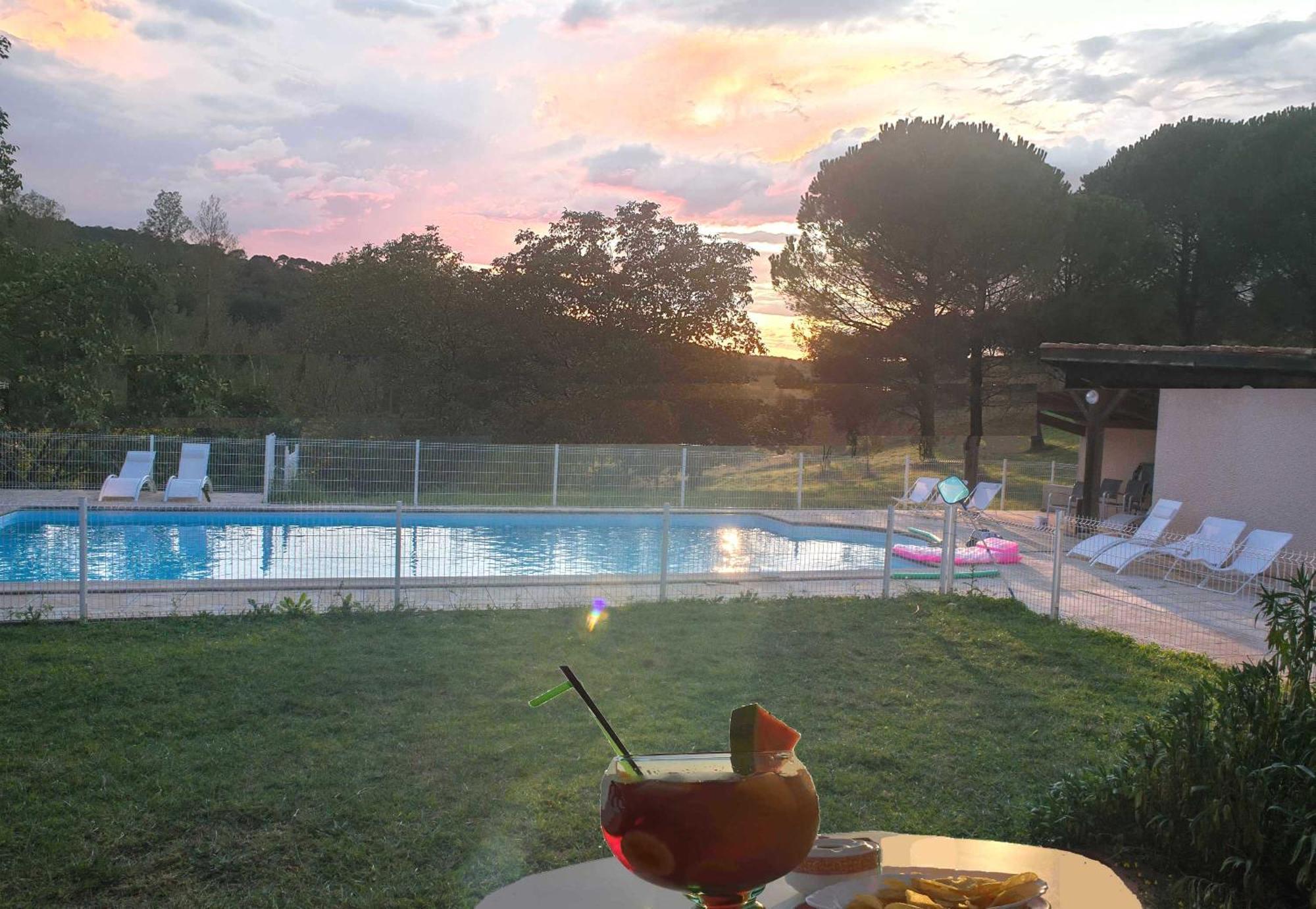 Seuls En Pleine Nature - Gite La Cote Blanche Puygaillard-de-Quercy 外观 照片